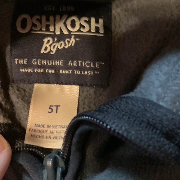 Oshkosh 5T camo fleece - Picture 2 of 2